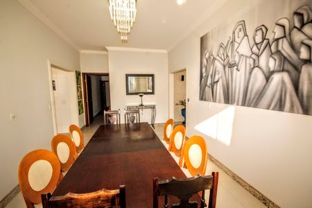 Casa à venda com 390m², 5 quartos e 6 vagascopa