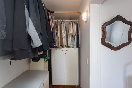 Apartamento à venda com 135m², 3 quartos e 1 vaga Apartamento à venda com 135m², 3 quartos e 1 vagaCloset Quarto 1 Suíte