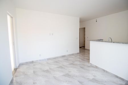 Casa de condomínio para alugar com 55m², 2 quartos e sem vaga Casa de condomínio para alugar com 55m², 2 quartos e sem vagaSala
