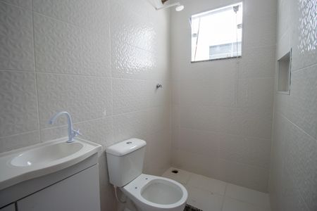 Casa de condomínio para alugar com 55m², 2 quartos e sem vaga Casa de condomínio para alugar com 55m², 2 quartos e sem vagaBanheiro