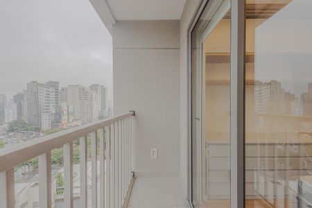 Varanda de kitnet/studio para alugar com 1 quarto, 29m² em Pinheiros, São Paulo
