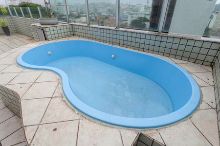 Apartamento à venda com 180m², 3 quartos e 4 vagas Apartamento à venda com 180m², 3 quartos e 4 vagasCobertura