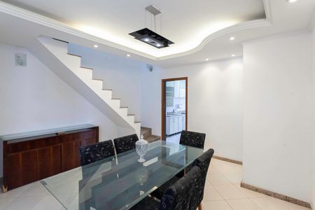 Apartamento à venda com 180m², 3 quartos e 4 vagas Apartamento à venda com 180m², 3 quartos e 4 vagasSala 1