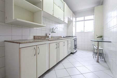 Apartamento à venda com 180m², 3 quartos e 4 vagas Apartamento à venda com 180m², 3 quartos e 4 vagasCozinha