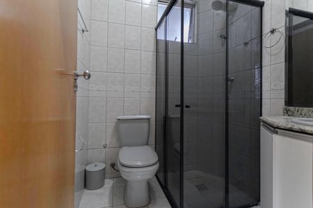 Apartamento à venda com 180m², 3 quartos e 4 vagas Apartamento à venda com 180m², 3 quartos e 4 vagasBanheiro da suíte