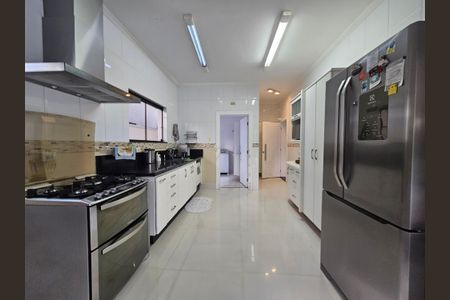 Casa de condomínio para alugar com 500m², 4 quartos e 9 vagas