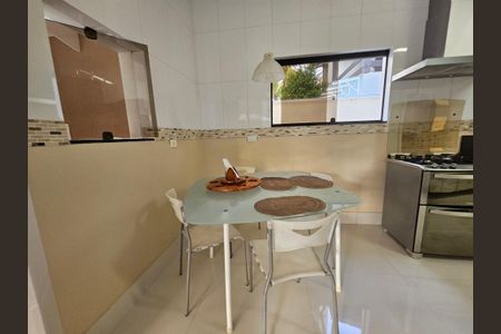 Casa de condomínio para alugar com 500m², 4 quartos e 9 vagas