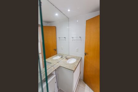 Apartamento à venda com 78m², 3 quartos e 2 vagasBanheiro da Suíte
