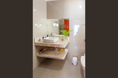 Casa para alugar com 300m², 3 quartos e 3 vagasSuite 