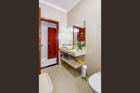 Casa para alugar com 300m², 3 quartos e 3 vagasBanheiro Social