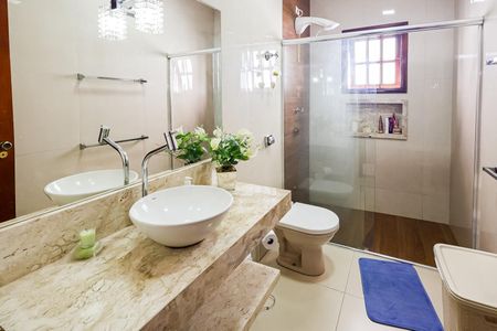 Casa para alugar com 300m², 3 quartos e 3 vagasBanheiro Social