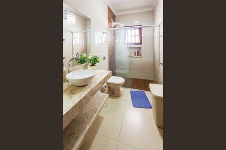 Casa para alugar com 300m², 3 quartos e 3 vagasBanheiro Social