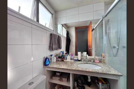 Apartamento à venda com 76m², 3 quartos e 1 vagaSuíte - Banheiro