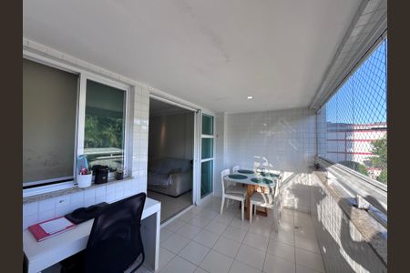 Apartamento à venda com 76m², 3 quartos e 1 vagaVaranda