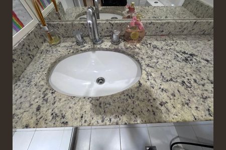 Apartamento à venda com 76m², 3 quartos e 1 vagaBanheiro Social