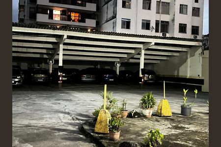 Apartamento para alugar com 100m², 3 quartos e 1 vaga Apartamento para alugar com 100m², 3 quartos e 1 vagaGaragem