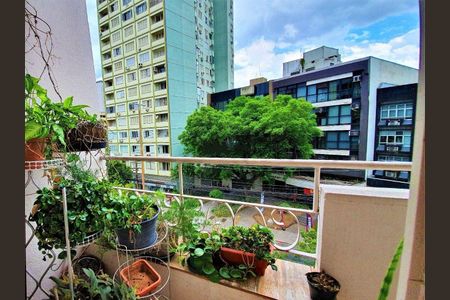 Apartamento à venda com 103m², 3 quartos e sem vaga Apartamento à venda com 103m², 3 quartos e sem vagaVaranda