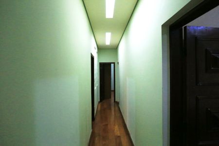 Casa para alugar com 200m², 3 quartos e 4 vagas Casa para alugar com 200m², 3 quartos e 4 vagasCorredor