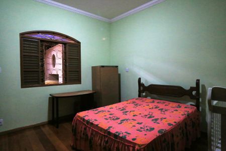 Casa para alugar com 200m², 3 quartos e 4 vagas Casa para alugar com 200m², 3 quartos e 4 vagasQuarto