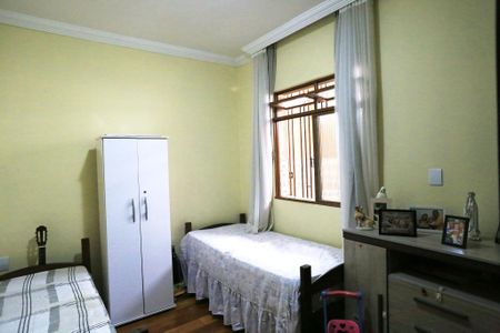 Casa para alugar com 200m², 3 quartos e 4 vagas Casa para alugar com 200m², 3 quartos e 4 vagasQuarto 1