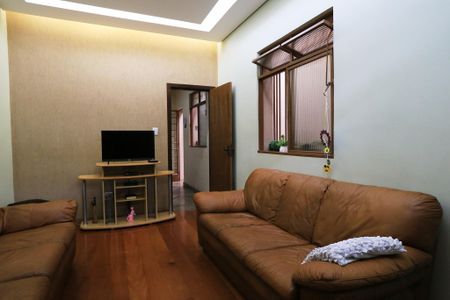 Sala de casa para alugar com 3 quartos, 200m² em Sagrada Família, Belo Horizonte