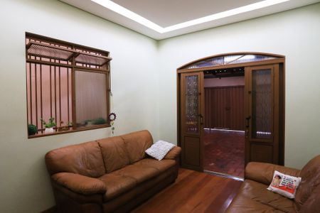 Sala de casa para alugar com 3 quartos, 200m² em Sagrada Família, Belo Horizonte