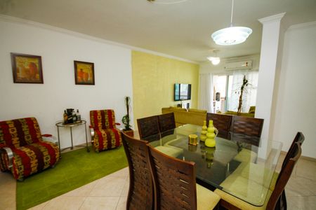 Apartamento para alugar com 130m², 2 quartos e 1 vaga Apartamento para alugar com 130m², 2 quartos e 1 vagaSala