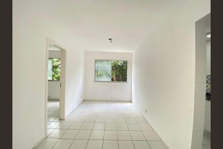 Sala de apartamento para alugar com 3 quartos, 51m² em Quintino Bocaiúva, Rio de Janeiro