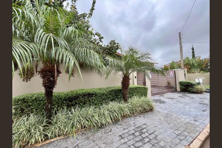 Casa de condomínio à venda com 340m², 4 quartos e 4 vagas Casa de condomínio à venda com 340m², 4 quartos e 4 vagasFachada da casa