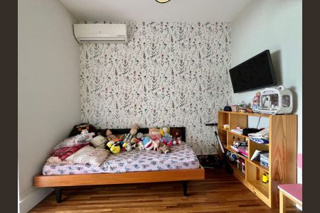 Casa de condomínio à venda com 340m², 4 quartos e 4 vagas Casa de condomínio à venda com 340m², 4 quartos e 4 vagasQuarto 2