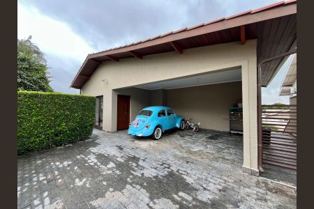 Casa de condomínio à venda com 340m², 4 quartos e 4 vagas Casa de condomínio à venda com 340m², 4 quartos e 4 vagasGaragem