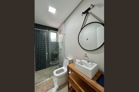 Casa de condomínio à venda com 340m², 4 quartos e 4 vagas Casa de condomínio à venda com 340m², 4 quartos e 4 vagasBanheiro da área externa