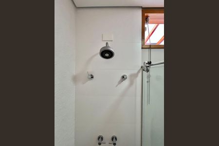 Casa de condomínio à venda com 340m², 4 quartos e 4 vagas Casa de condomínio à venda com 340m², 4 quartos e 4 vagasBanheiro