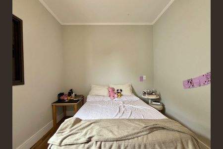 Casa de condomínio à venda com 340m², 4 quartos e 4 vagas Casa de condomínio à venda com 340m², 4 quartos e 4 vagasQuarto 1