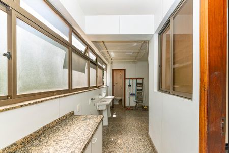 Apartamento à venda com 170m², 4 quartos e 3 vagas Apartamento à venda com 170m², 4 quartos e 3 vagasÁrea de Serviço