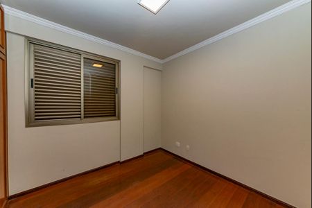 Apartamento à venda com 170m², 4 quartos e 3 vagas Apartamento à venda com 170m², 4 quartos e 3 vagasSuíte 2