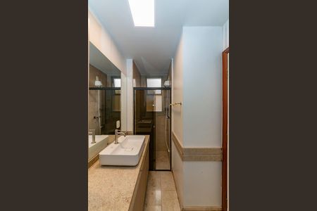 Apartamento à venda com 170m², 4 quartos e 3 vagas Apartamento à venda com 170m², 4 quartos e 3 vagasBanheiro da Suíte 2