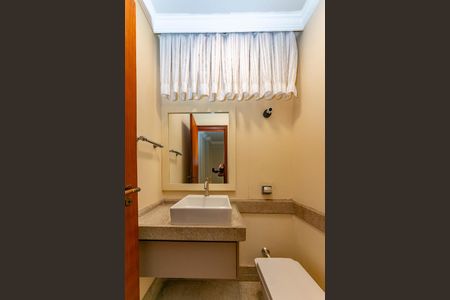 Apartamento à venda com 170m², 4 quartos e 3 vagas Apartamento à venda com 170m², 4 quartos e 3 vagasLavabo