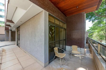 Apartamento à venda com 170m², 4 quartos e 3 vagas Apartamento à venda com 170m², 4 quartos e 3 vagasSalão de Festas