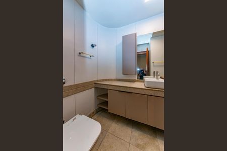 Apartamento à venda com 170m², 4 quartos e 3 vagas Apartamento à venda com 170m², 4 quartos e 3 vagasBanheiro da Suíte 2