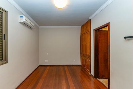 Apartamento à venda com 170m², 4 quartos e 3 vagas Apartamento à venda com 170m², 4 quartos e 3 vagasSuíte