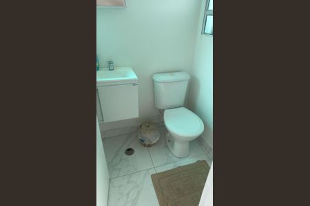 Banheiro de casa de condomínio para alugar com 2 quartos, 60m² em Parque Mirante da Mata, Cotia