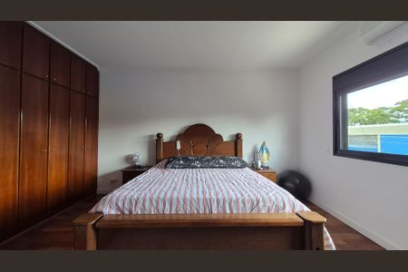 Casa à venda com 209m², 4 quartos e 2 vagas Casa à venda com 209m², 4 quartos e 2 vagasSuíte