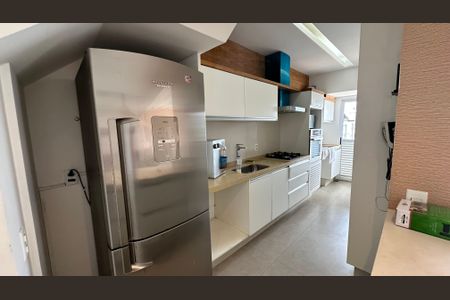 Apartamento para alugar com 180m², 3 quartos e 2 vagas Apartamento para alugar com 180m², 3 quartos e 2 vagasCozinha