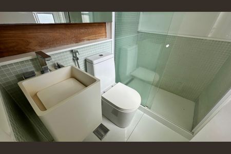 Apartamento para alugar com 180m², 3 quartos e 2 vagas Apartamento para alugar com 180m², 3 quartos e 2 vagasBanheiro do Quarto 1