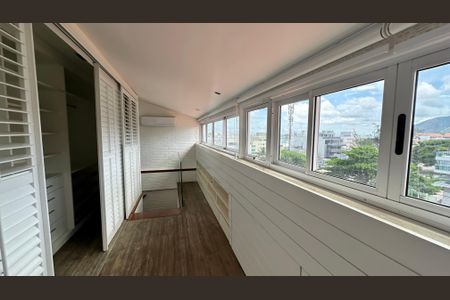 Apartamento para alugar com 180m², 3 quartos e 2 vagas Apartamento para alugar com 180m², 3 quartos e 2 vagasCloset do quarto 3