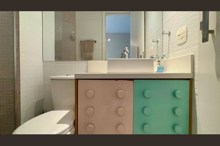 Apartamento para alugar com 139m², 2 quartos e 2 vagas Apartamento para alugar com 139m², 2 quartos e 2 vagasBanheiro da Suíte 1