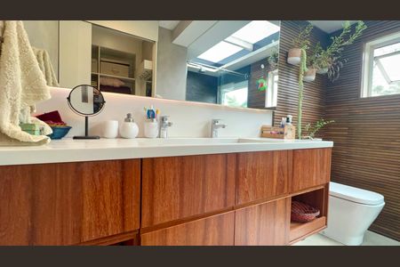 Apartamento para alugar com 139m², 2 quartos e 2 vagas Apartamento para alugar com 139m², 2 quartos e 2 vagasBanheiro da Suíte 2