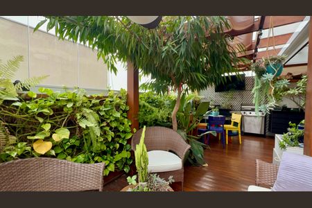 Apartamento para alugar com 139m², 2 quartos e 2 vagas Apartamento para alugar com 139m², 2 quartos e 2 vagasVaranda