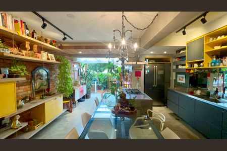 Apartamento para alugar com 139m², 2 quartos e 2 vagas Apartamento para alugar com 139m², 2 quartos e 2 vagasCozinha